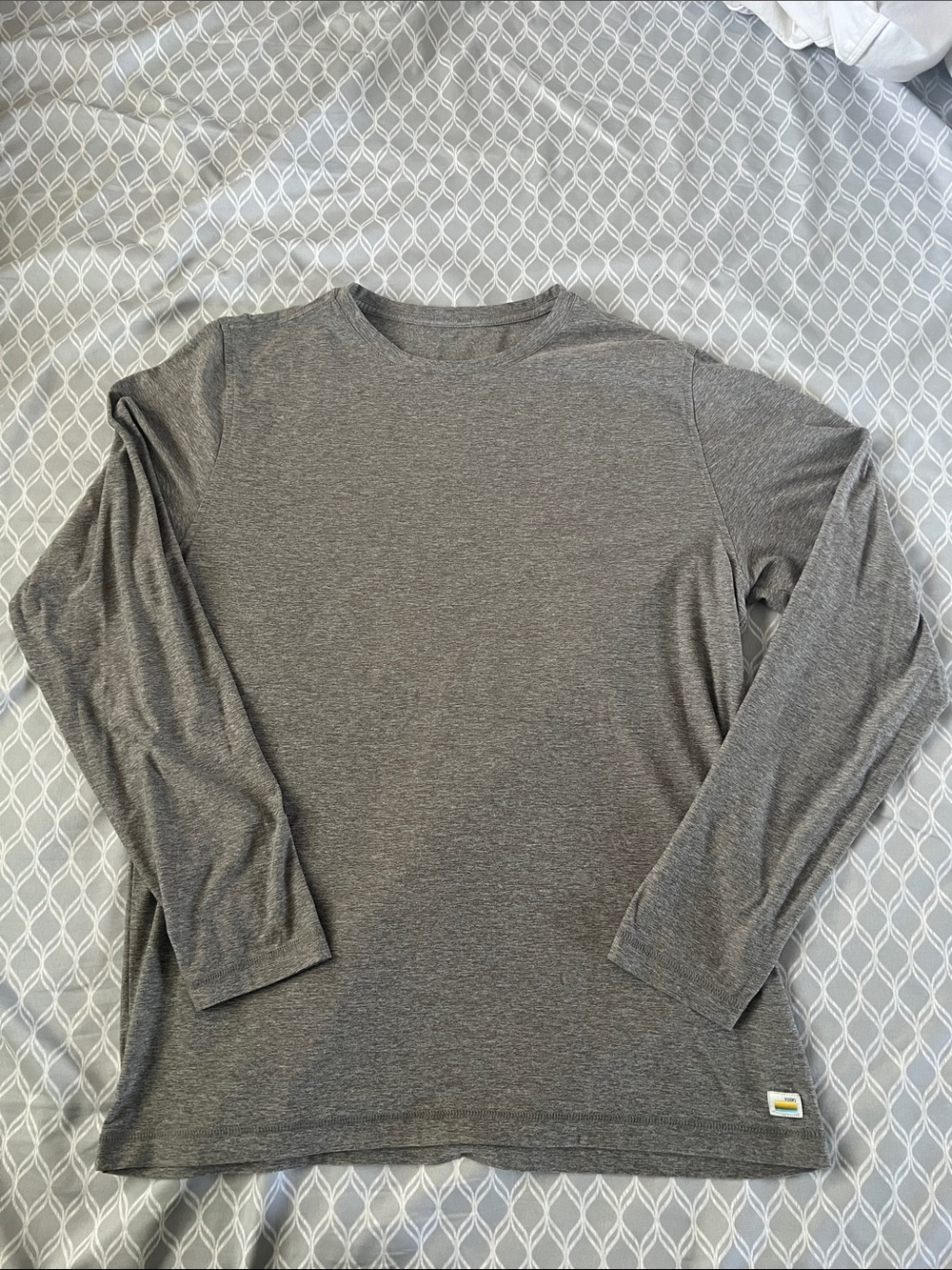 Vuori Strato Tech Long Sleeve Crew Top - Heather Gray